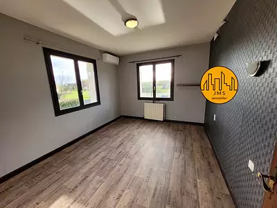 Maison, 240 m²