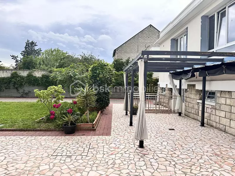 Maison, 185 m²
