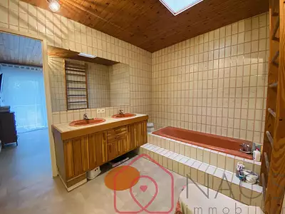 Maison, 230 m²