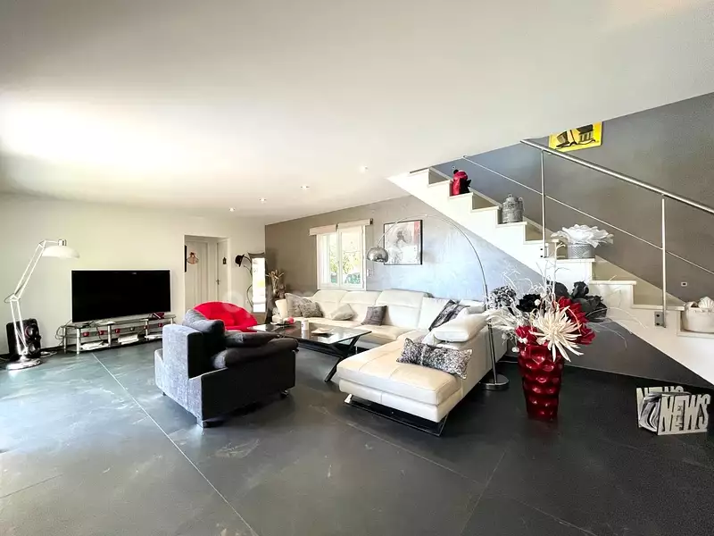 Maison, 168 m²