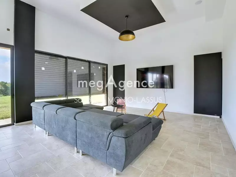 Maison, 270 m²