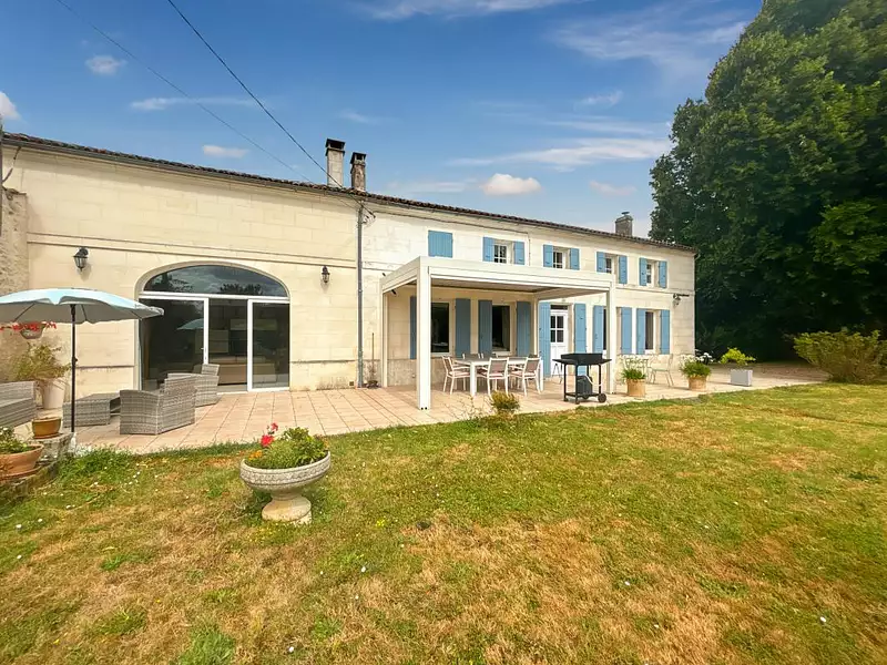 Maison, 210 m²