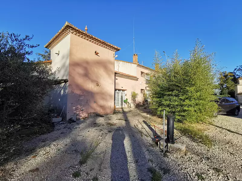 Divers, 831 m²