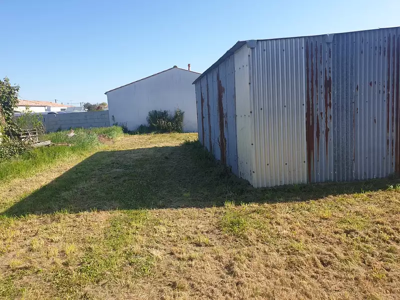 Terrain, 1 647 m²