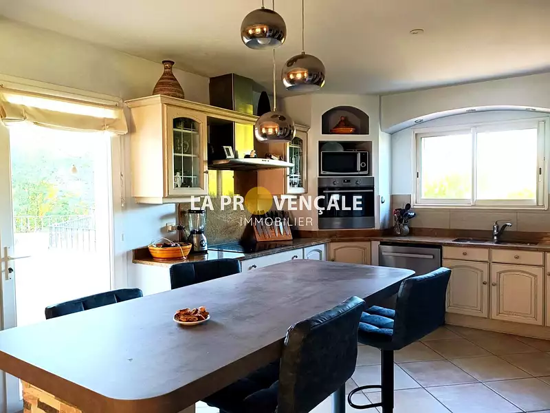 Maison, 280 m²