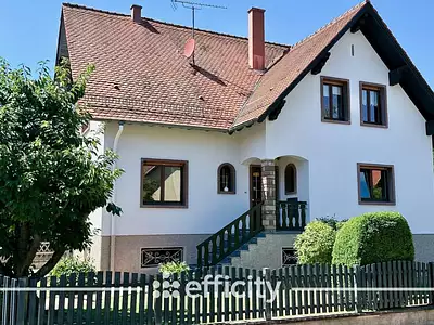 Maison, 216 m²