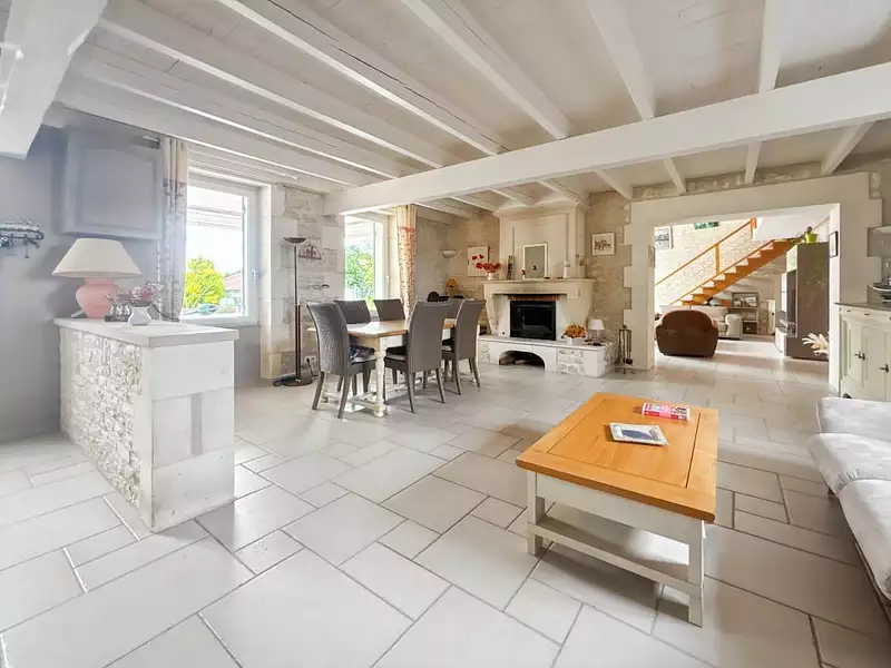 Maison, 210 m²