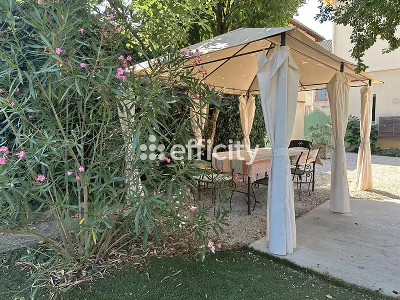Maison, 254 m²