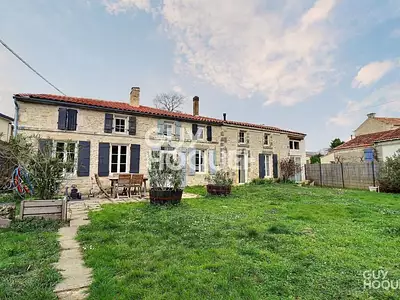 Maison, 216 m²