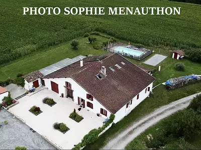 Maison, 337 m²