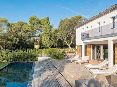 Maison, 750 m²
