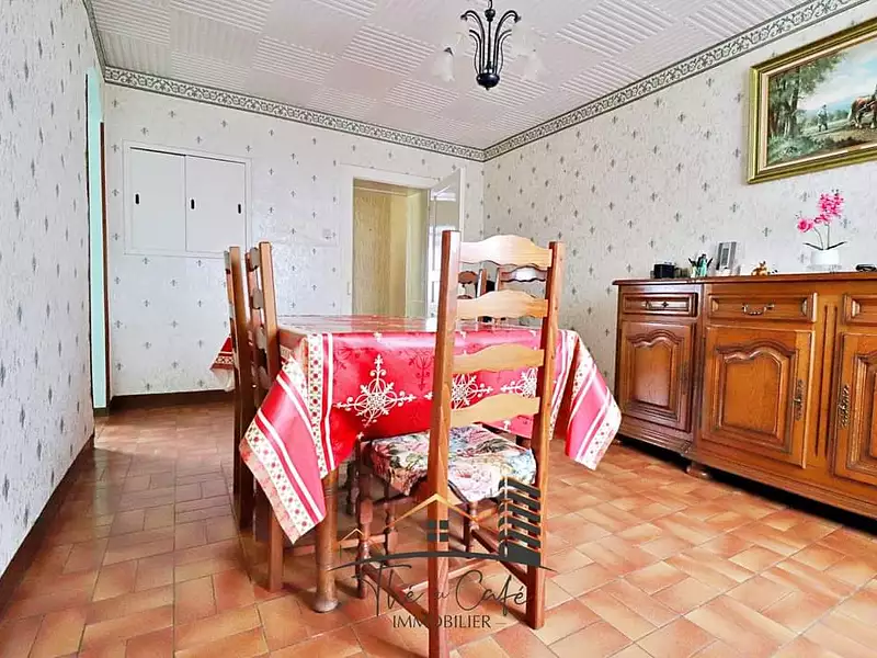 Maison, 690 m²