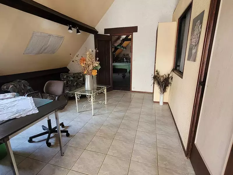 Maison, 285 m²