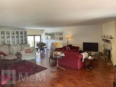 Maison, 640 m²