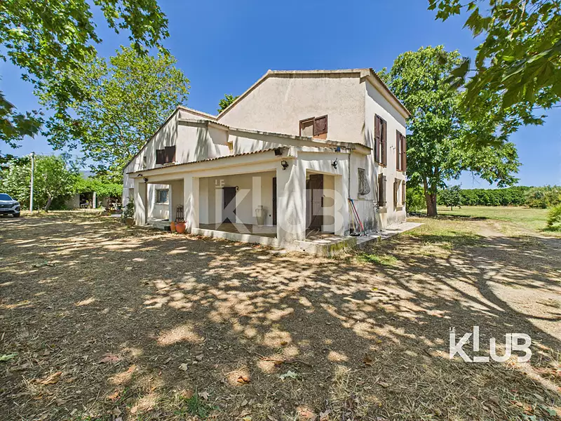 Maison, 180 m²