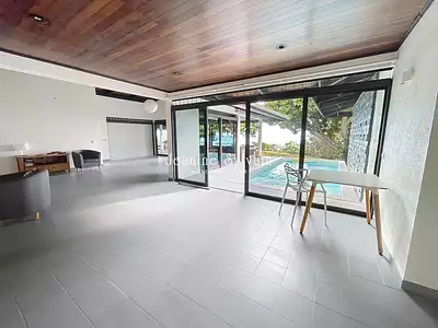 Maison, 221 m²
