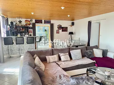Maison, 245 m²