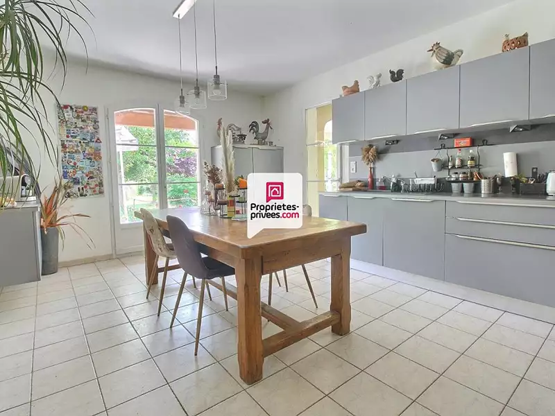 Maison, 230 m²