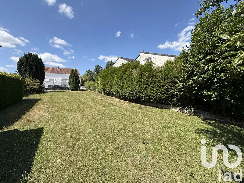 Terrain, 692 m²