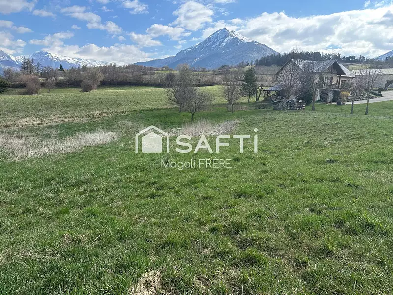 Terrain, 2 499 m²