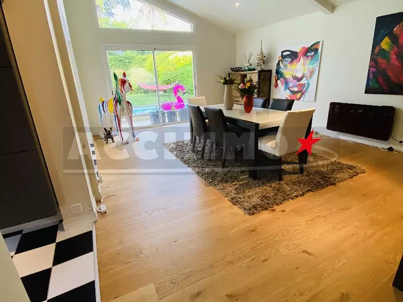 Maison, 232 m²
