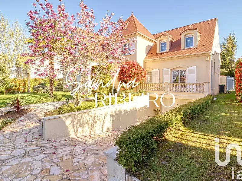 Maison, 220 m²