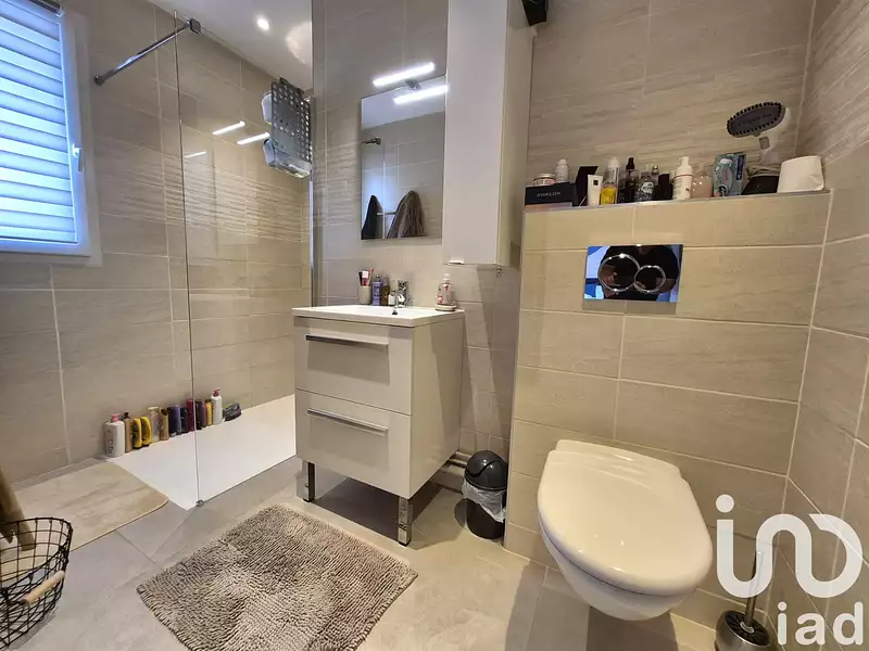 Maison, 197 m²