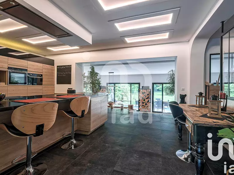 Maison, 220 m²