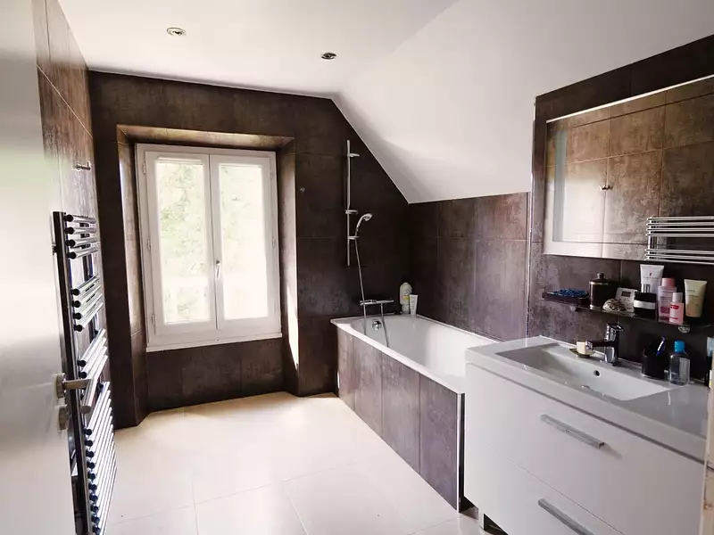 Maison, 240 m²