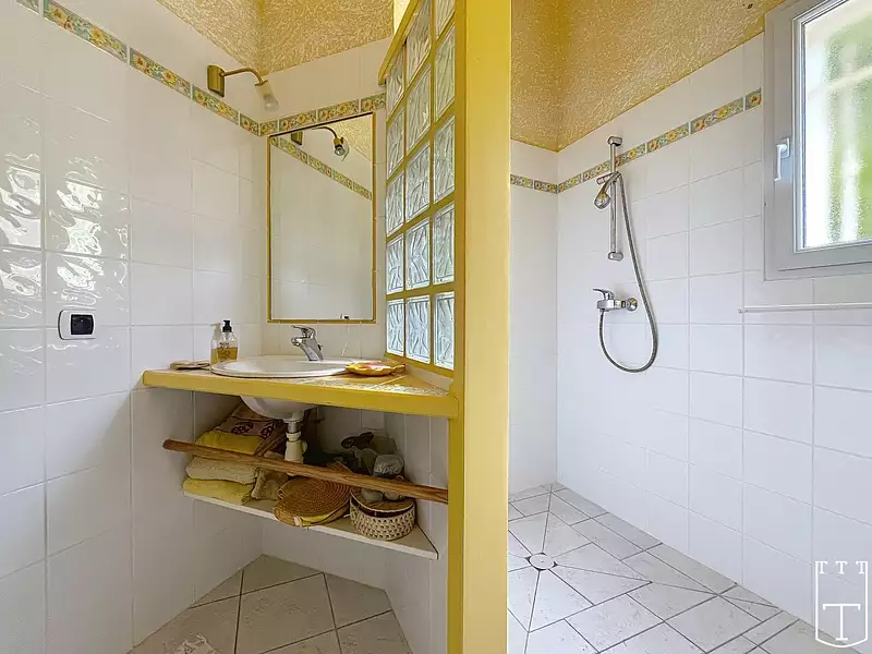 Maison, 204 m²