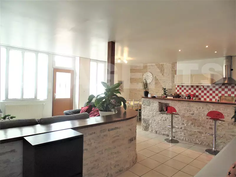 Maison, 240 m²