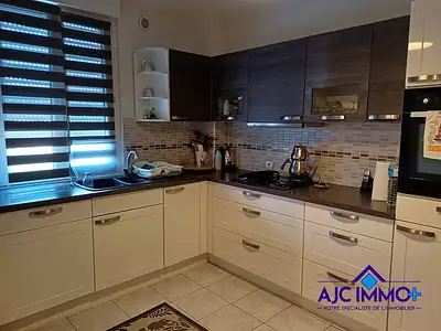 Immeuble, 243 m²