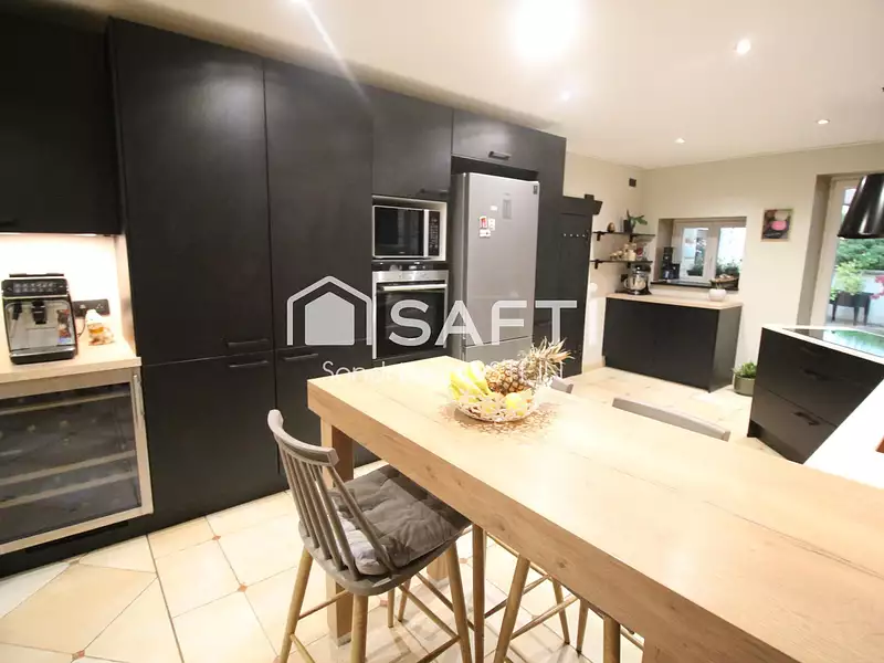 Maison, 284 m²