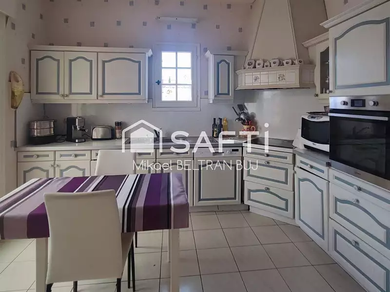 Maison, 250 m²