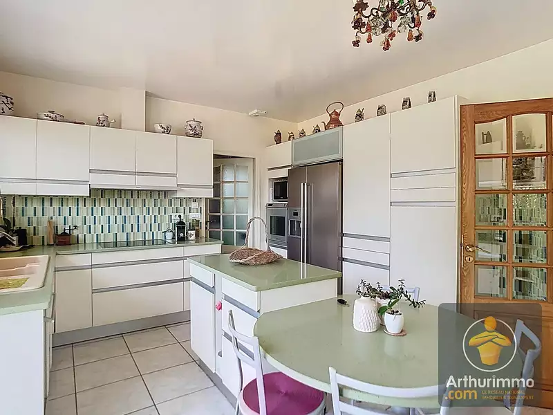 Maison, 199 m²