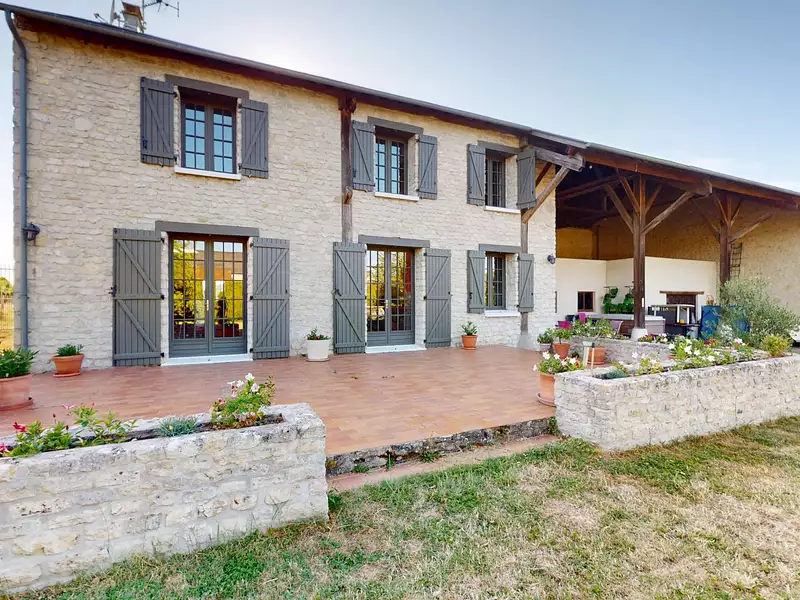 Maison, 250 m²