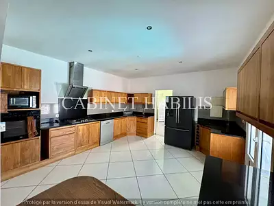 Maison, 240,05 m²