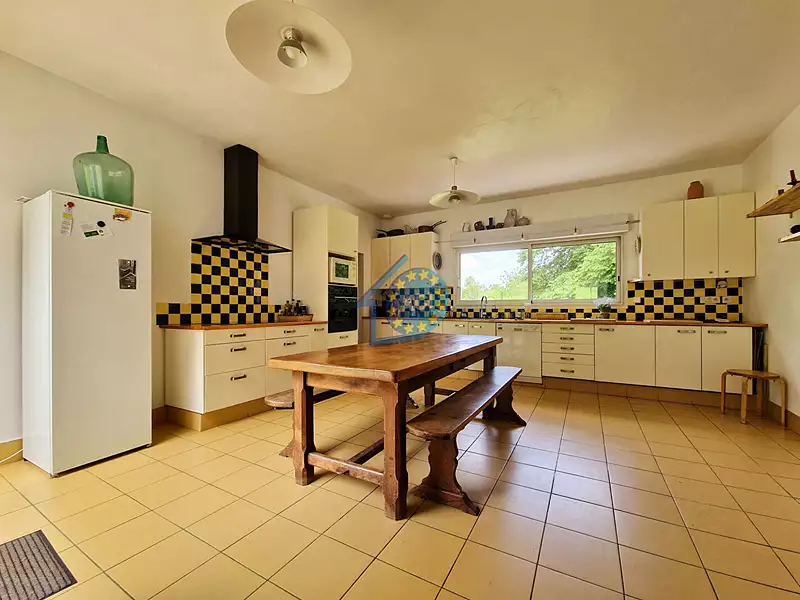 Maison, 360 m²