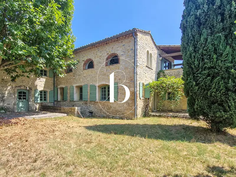 Maison, 248 m²