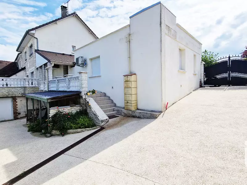 Maison, 250 m²