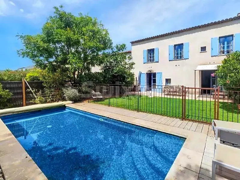 Maison, 145 m²