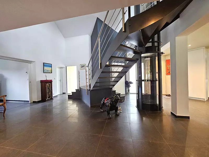Maison, 530 m²