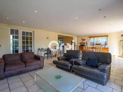 Maison, 338 m²