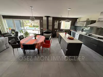 Maison, 190 m²