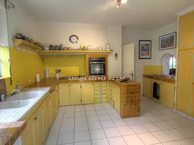 Maison, 220 m²