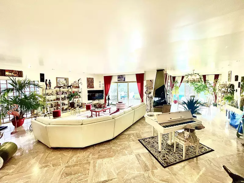 Maison, 230 m²