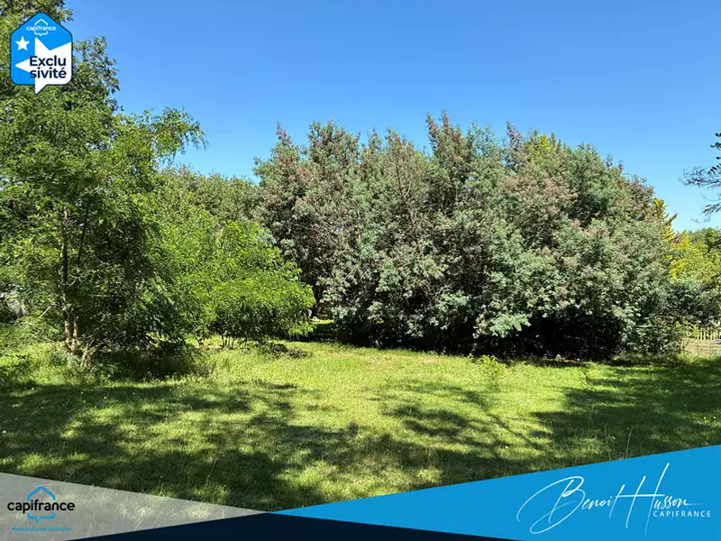 Terrain, 1 700 m²