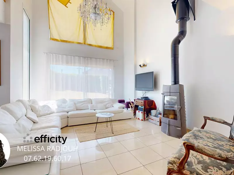 Maison, 167 m²
