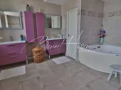 Maison, 320 m²