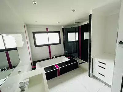 Maison, 243 m²